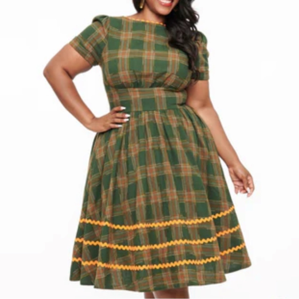 Unique Vintage Green and Brown Plaid Midi Dress